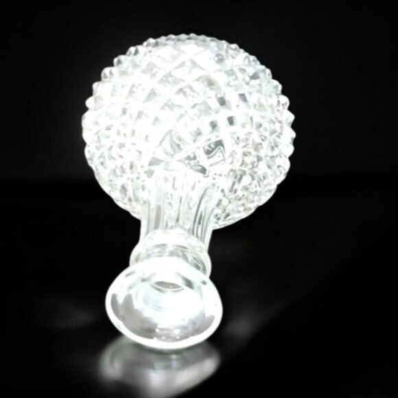 Vintage 12" Tall Crystal Whisky Decanter, Exquisite Glassware for Fine Spirits - Picture 4 of 6